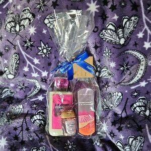 Bath & Body Works Gift Set - Champagne Toast Pomegranate - Soap Sanatizer Lotion